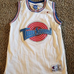 Looney Tunes jersey & accessories!